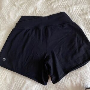 Lululemon women black shorts